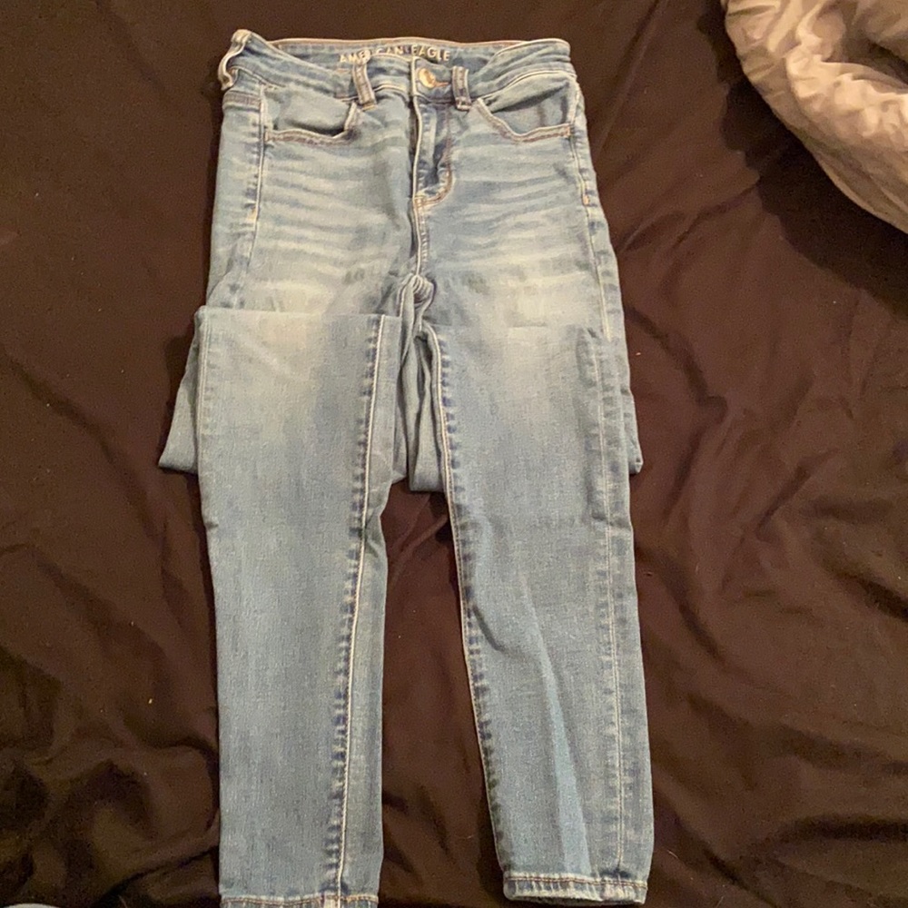 American Eagle light wash jeans. Size 2, long